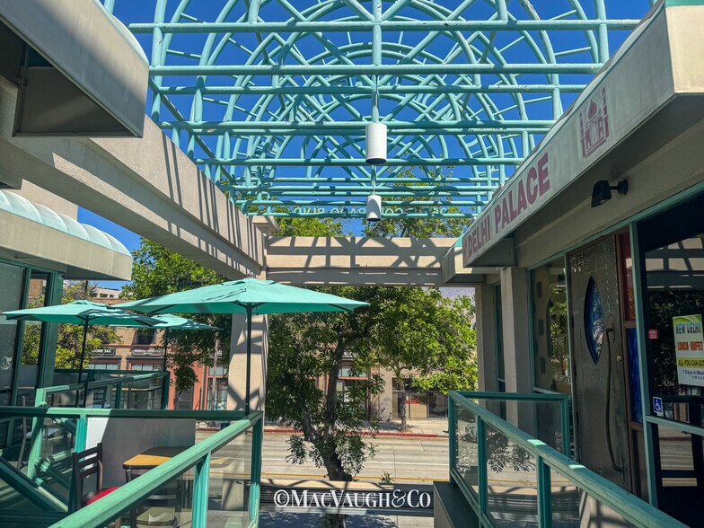 950 E Colorado Blvd, Pasadena, CA à louer - Photo de l’immeuble – Image 3 sur 17