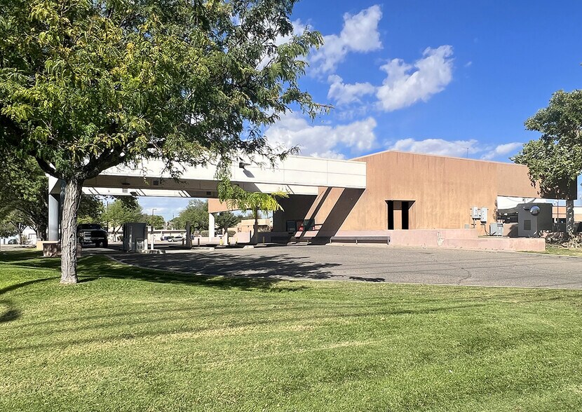 605 Lomas Blvd NW, Albuquerque, NM à vendre - Photo principale – Image 1 sur 7