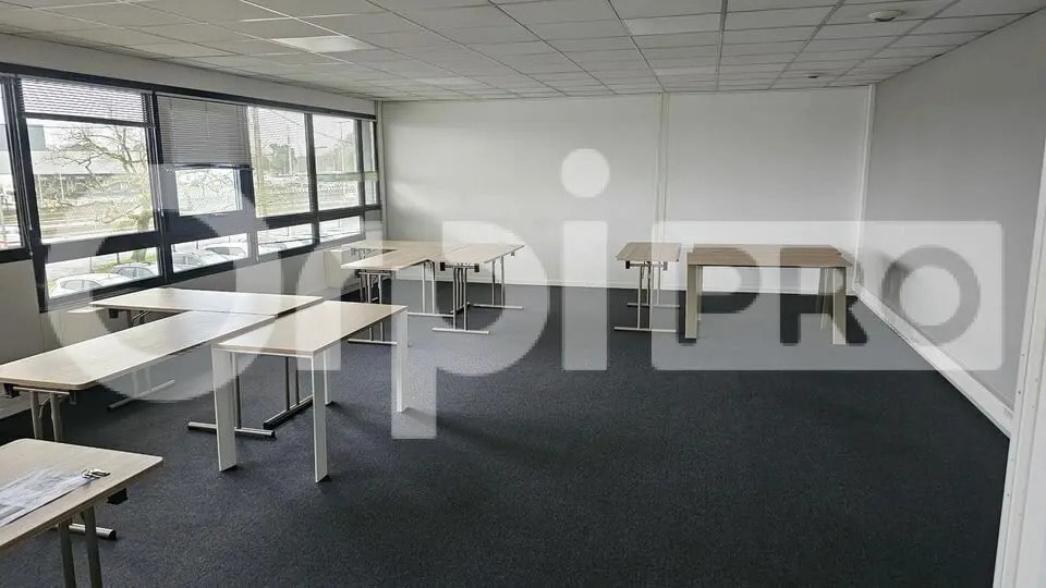 Bureau dans Canéjan à louer - Photo intérieure – Image 1 sur 5