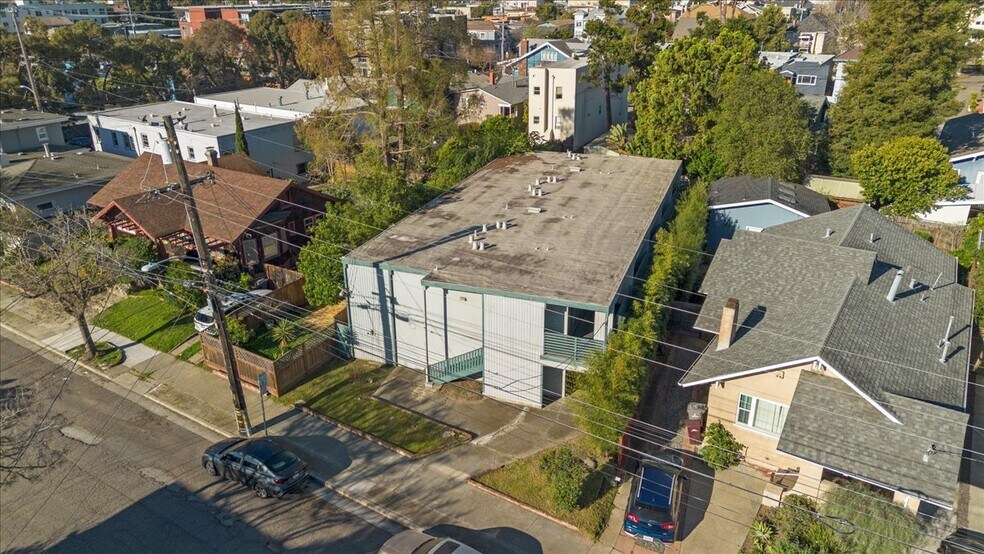 4121 Opal St, Oakland, CA à vendre - Photo de l’immeuble – Image 3 sur 15