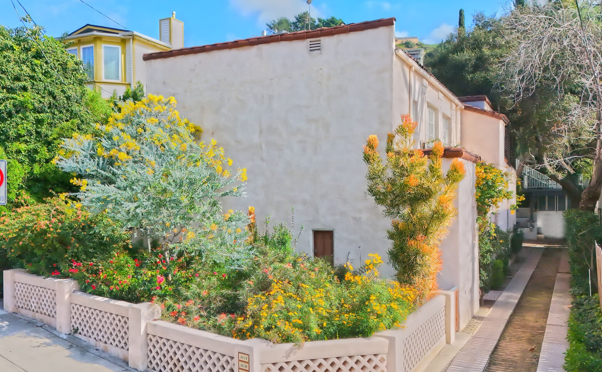 2636 N Beachwood Dr, Los Angeles, CA à vendre Photo principale– Image 1 sur 45