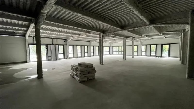 Local commercial dans Vaires-sur-Marne à louer - Photo de l’immeuble – Image 1 sur 7