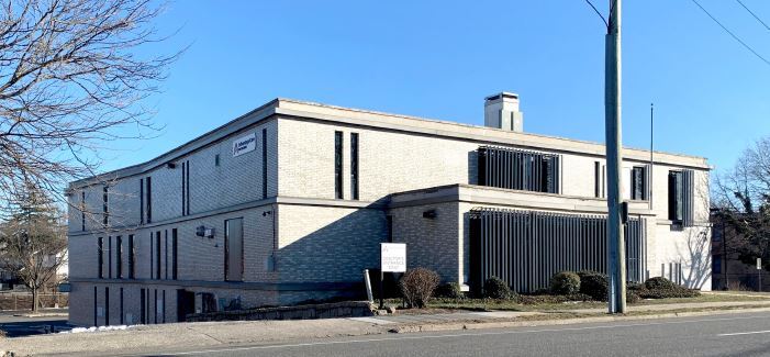 226 Clinton St, Hempstead, NY à louer Photo principale– Image 1 sur 2