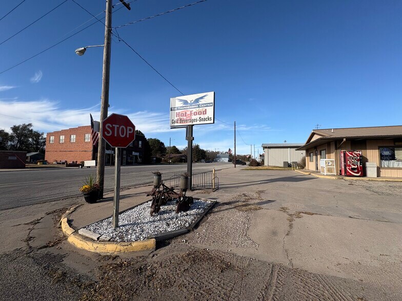221 Main St, Bushton, KS à vendre - Photo de l’immeuble – Image 2 sur 15