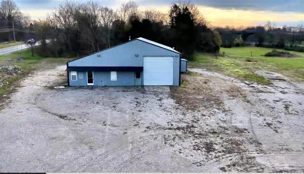 23663 Louisville Rd, Park City, KY à vendre - Photo de l’immeuble – Image 2 sur 13