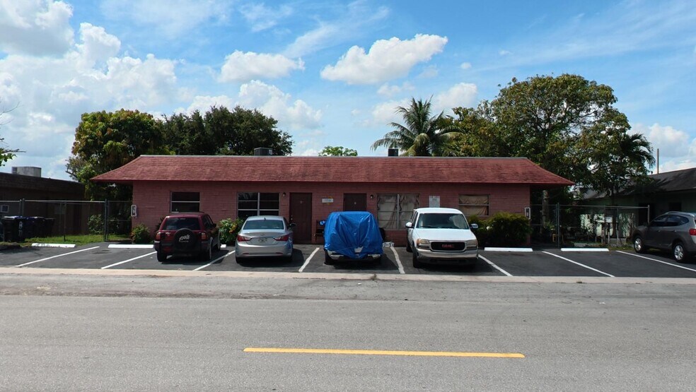 7710 10th St, North Lauderdale, FL à vendre - Photo principale – Image 1 sur 1