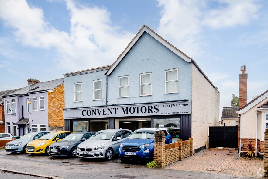 126 Feltham Hill Rd, Ashford à vendre - Photo principale – Image 1 sur 2