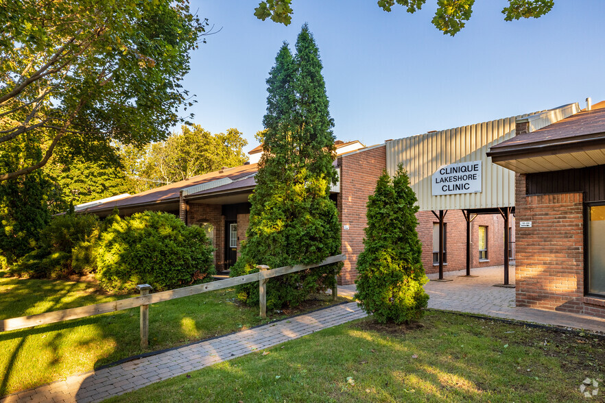 36-38 Rue Canvin, Kirkland, QC à vendre - Photo principale – Image 1 sur 4