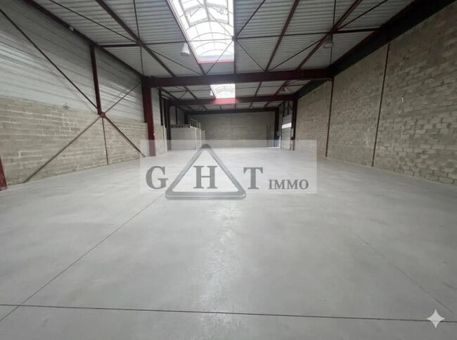 Plus de détails pour Bureau, Industriel/Logistique à louer