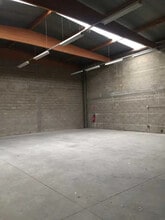 Local d’activités dans Émerainville à louer Photo intérieure– Image 2 sur 2