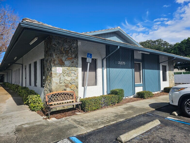 3275 66th St N, Saint Petersburg, FL à vendre - Photo de l’immeuble – Image 2 sur 7