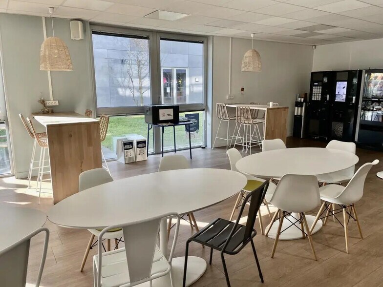 1 Rue De La Couture, Marcq-en-Baroeul à louer - Photo de l’immeuble – Image 3 sur 18