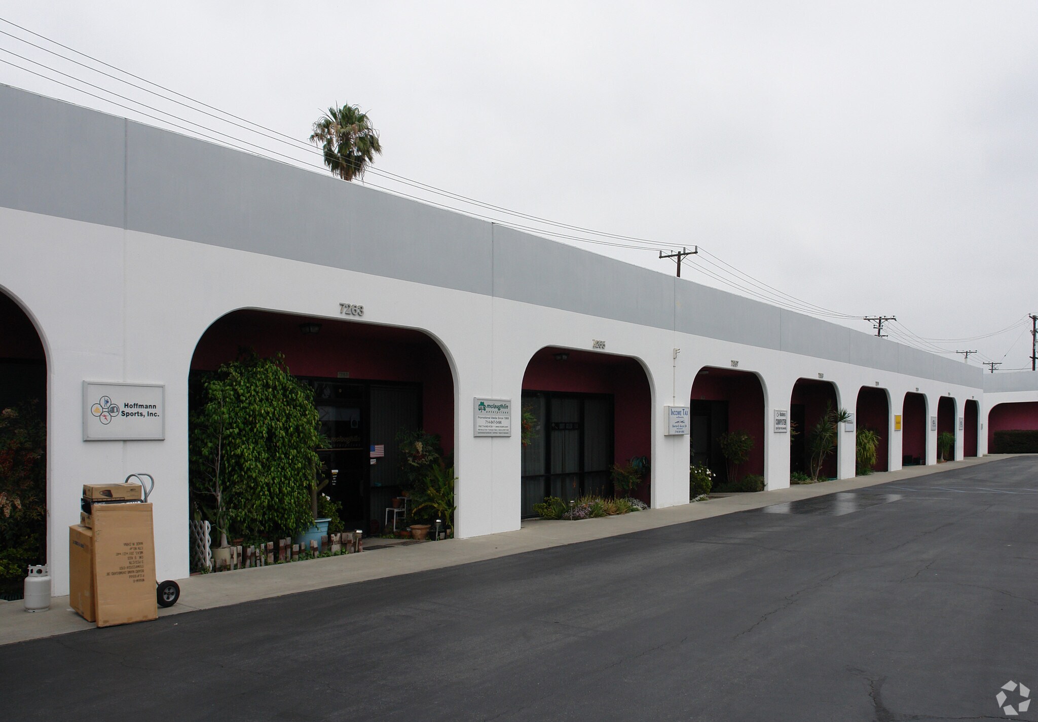 7261-7277 Murdy Cir, Huntington Beach, CA à louer Photo principale– Image 1 sur 21