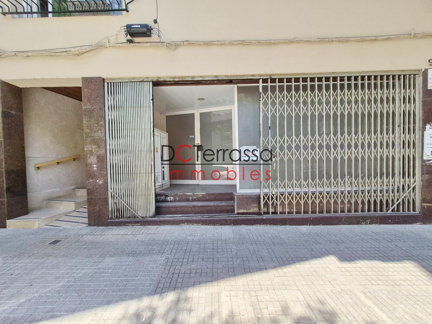 Immeuble residentiel dans Terrassa, Barcelona à vendre Photo intérieure– Image 1 sur 3