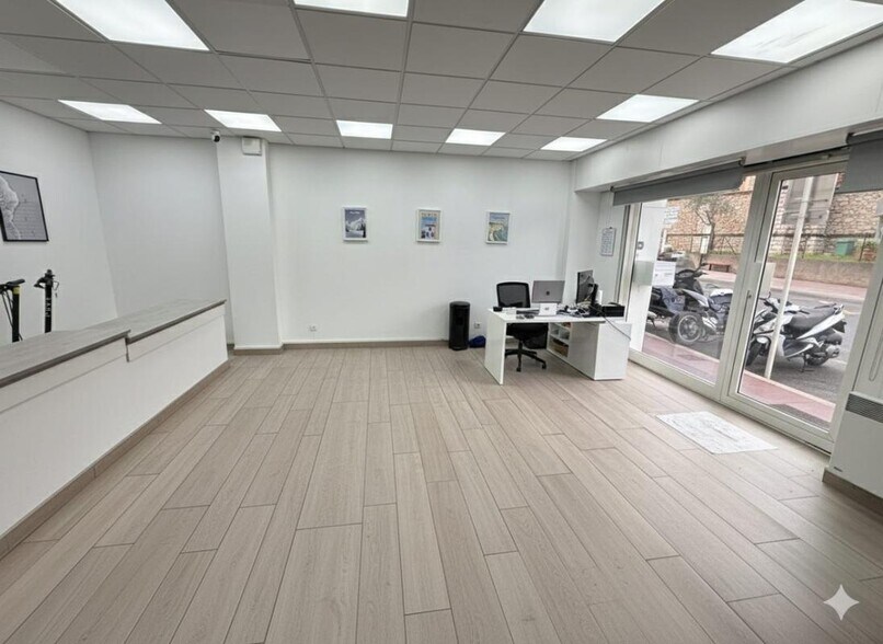 Local commercial dans Cannes à louer - Photo de l’immeuble – Image 2 sur 8