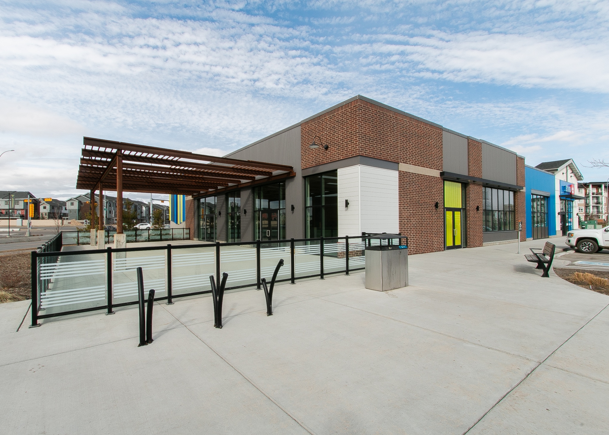 1561 210 Ave, Calgary, AB à louer Photo de l’immeuble– Image 1 sur 12