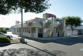 Plus de détails pour 5420 N Blackstone Ave, Fresno, CA - Local commercial à louer