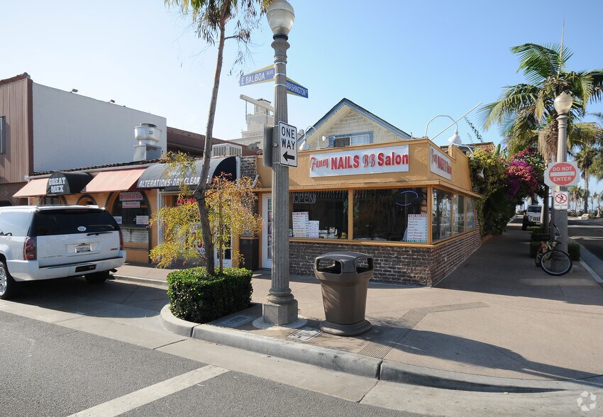 701 E Balboa Blvd, Newport Beach, CA à louer - Photo principale – Image 1 sur 43