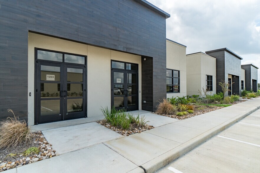 8118 Fry Rd, Cypress, TX à louer - Photo de l’immeuble – Image 2 sur 16