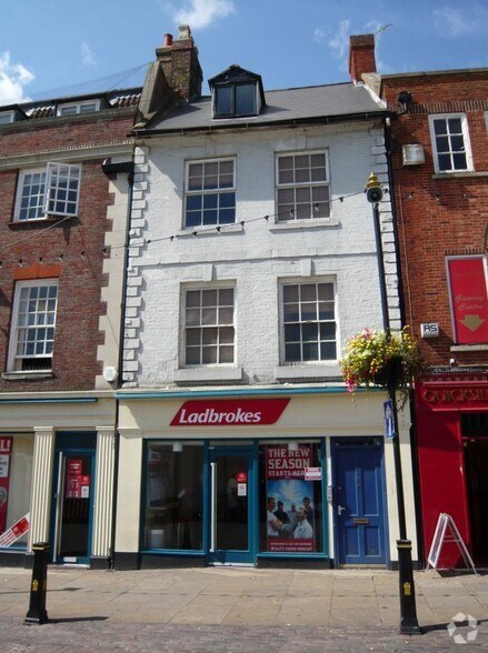 5-6 Market Sq, Northampton à vendre - Photo de l’immeuble – Image 2 sur 5