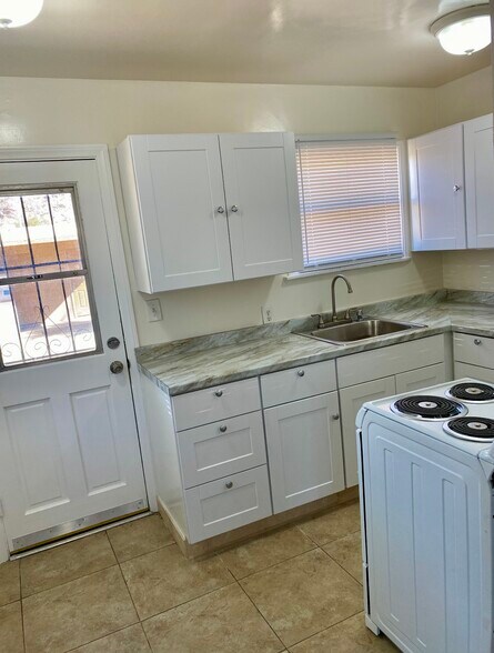 37540 Van Fleet St, Cathedral City, CA à vendre - Photo de l’immeuble – Image 3 sur 17