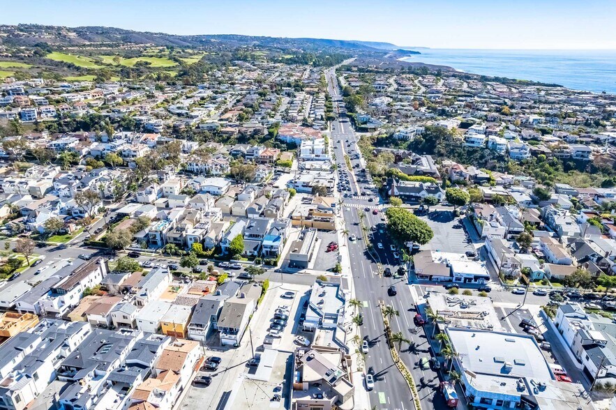 3732-3734 E Coast Hwy, Corona Del Mar, CA à louer - Photo de l’immeuble – Image 3 sur 6