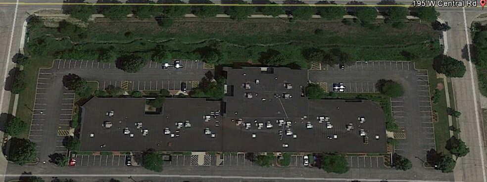 105-195 W Central Rd, Schaumburg, IL à louer - Photo de l’immeuble – Image 3 sur 20