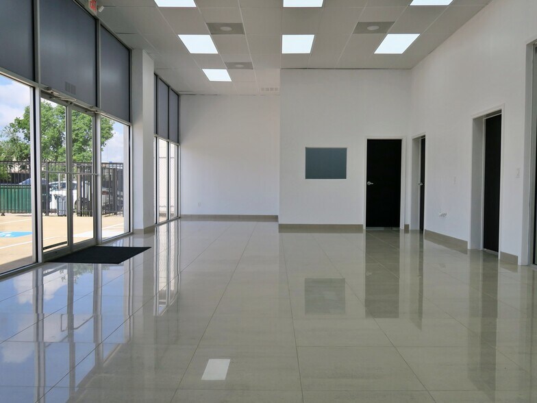 5700 Star Ln, Houston, TX à louer - Photo intérieure – Image 2 sur 46