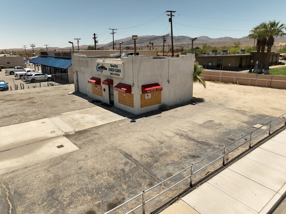 73709 Twentynine Palms Hwy, Twentynine Palms, CA à vendre Photo de l’immeuble– Image 1 sur 6