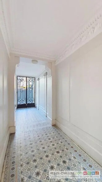 Bureau dans Paris à vendre - Photo de l’immeuble – Image 2 sur 11