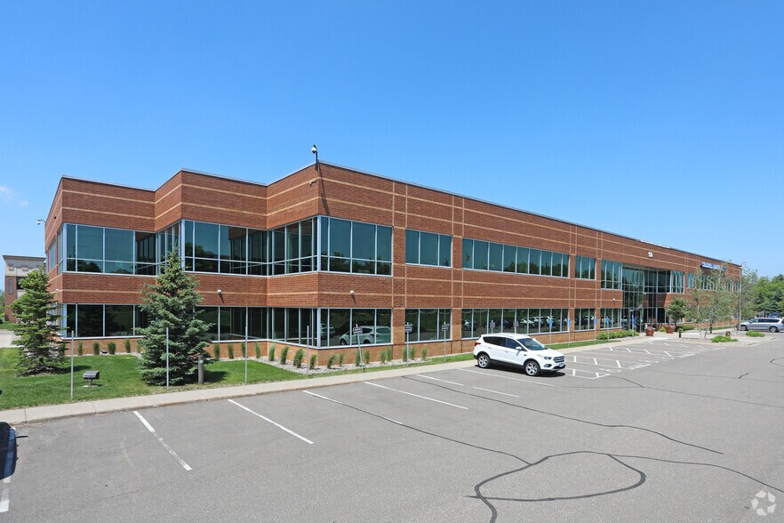 576 Bielenberg Dr, Woodbury, MN à louer - Photo de l’immeuble – Image 2 sur 2