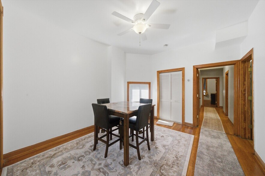 2930 N Milwaukee Ave, Chicago, IL à vendre - Photo de l’immeuble – Image 3 sur 6