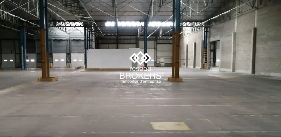 Industriel/Logistique dans Nîmes à louer - Photo de l’immeuble – Image 1 sur 3