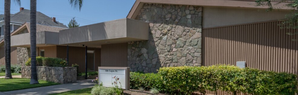 236 Cajon St, Redlands, CA à louer - Photo de l’immeuble – Image 2 sur 7