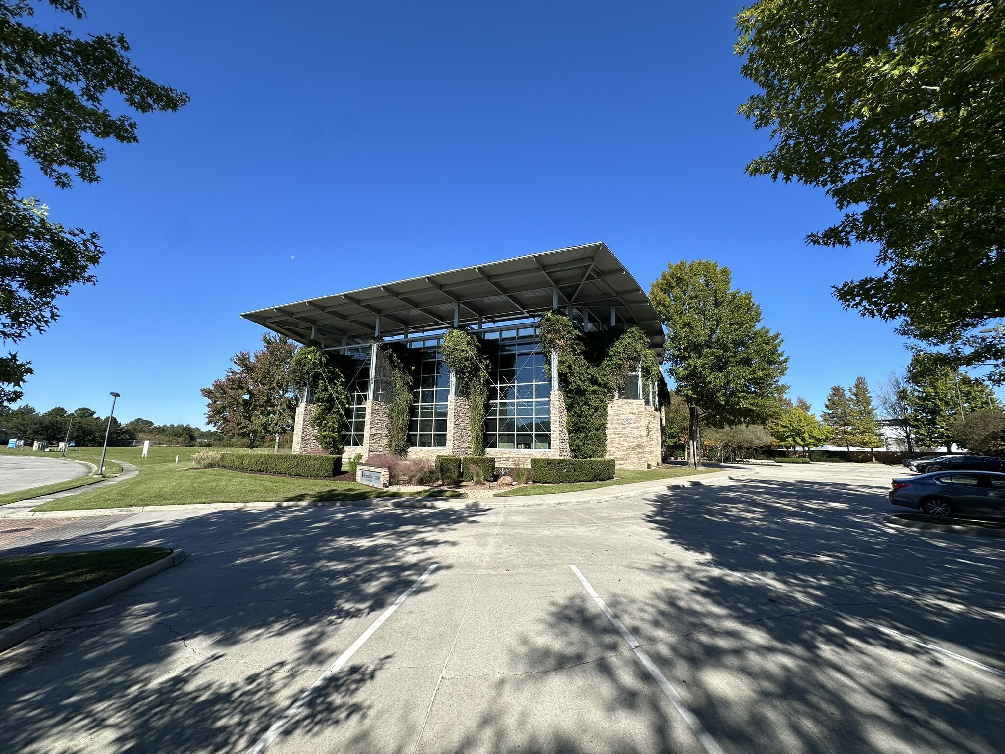 7031 Commerce Cir, Baton Rouge, LA à louer Photo intérieure– Image 1 sur 16