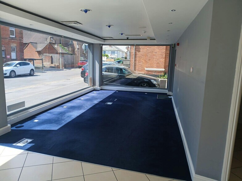 716-718 Christchurch Rd, Bournemouth à louer - Photo de l’immeuble – Image 3 sur 4