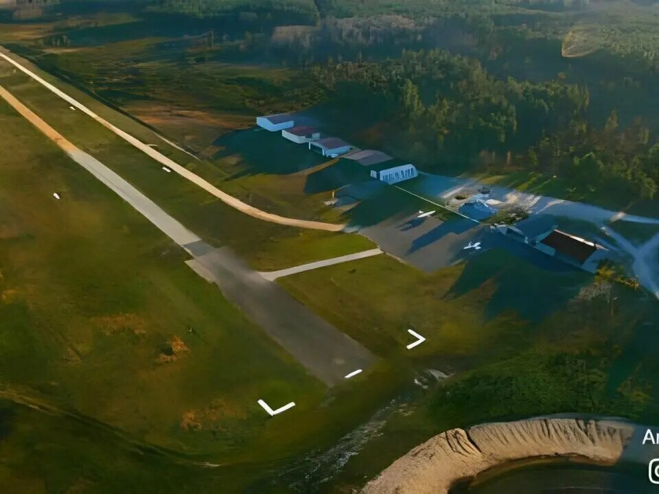 Local d'activités dans MARCILLAC à vendre Photo de l’immeuble– Image 1 sur 2