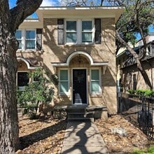 506 1/2 W 7th #1 St, Austin, TX à louer Photo intérieure– Image 2 sur 10