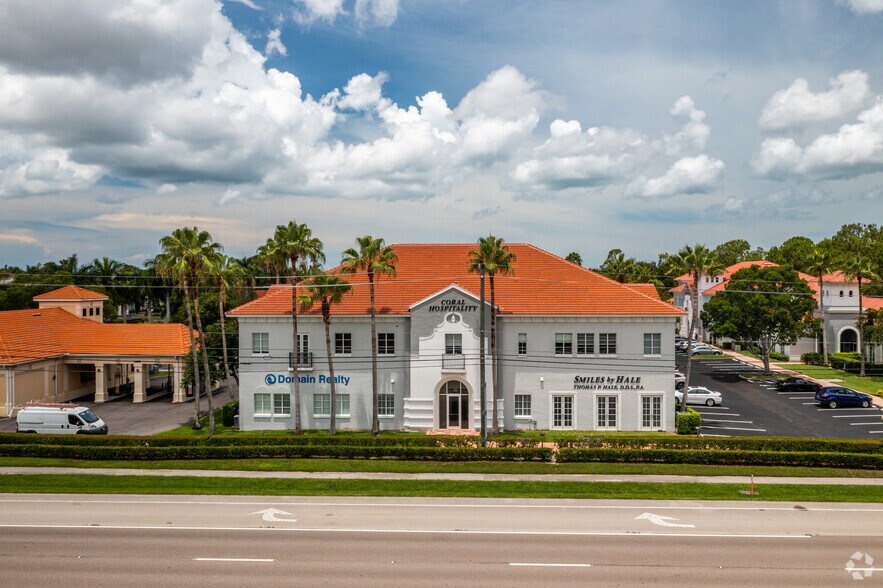 9180 Galleria Ct, Naples, FL à louer - Photo de l’immeuble – Image 3 sur 5