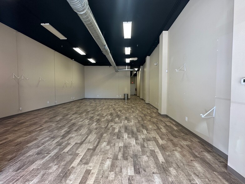 100 E Main St, Spartanburg, SC à louer - Photo de l’immeuble – Image 2 sur 12