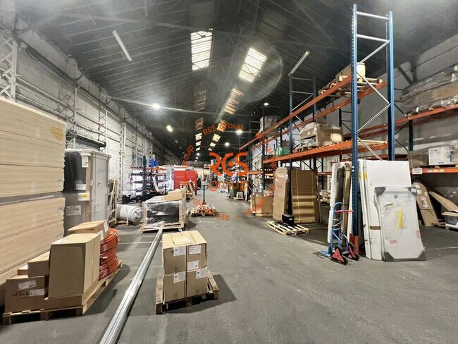 Plus de détails pour 212 Avenue Du Maréchal Leclerc, Bègles - Bureau, Industriel/Logistique à louer
