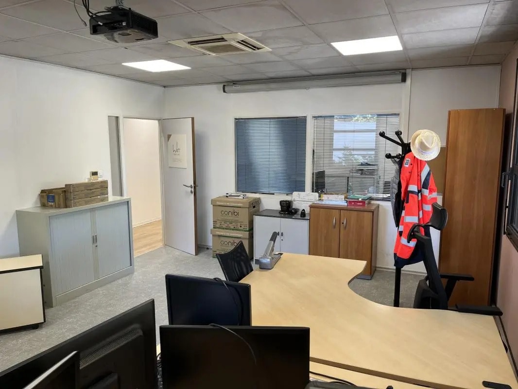 Bureau dans La Seyne-sur-Mer à vendre Photo de l’immeuble– Image 1 sur 7
