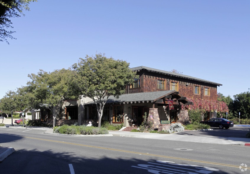 155 El Camino Real, Tustin, CA à louer - Photo principale – Image 1 sur 49