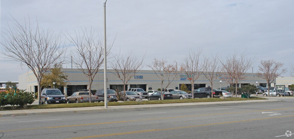 42231 6th St W, Lancaster, CA à louer - Photo de l’immeuble – Image 2 sur 13