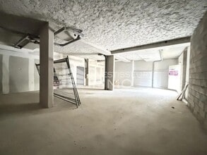 Local commercial dans Saintry-sur-Seine à louer Photo intérieure– Image 1 sur 5