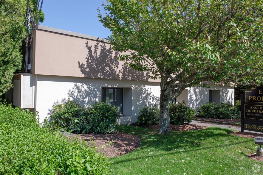 970 Hope St, Bristol, RI à louer - Photo de l’immeuble – Image 3 sur 6