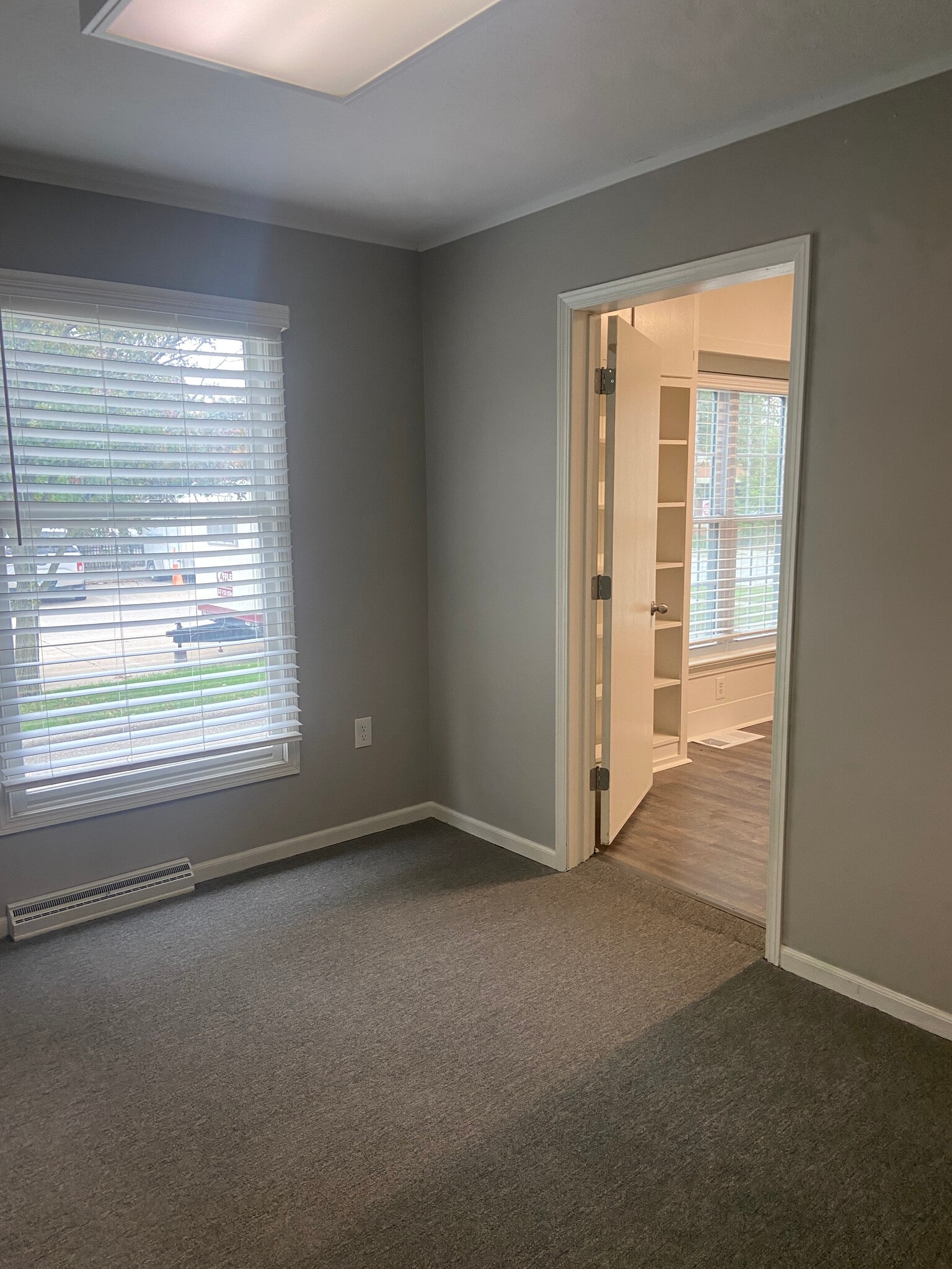 225 E Liberty St, Medina, OH à louer Photo intérieure– Image 1 sur 4