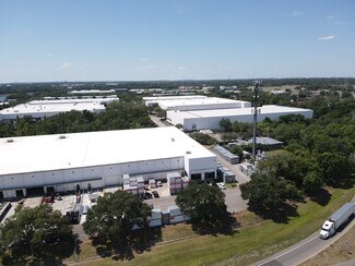 Plus de détails pour 8600-8655 Elm Fair Blvd, Tampa, FL - Industriel/Logistique à louer