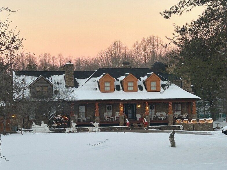 1374 Peter Pond Rd, Ashland City, TN à vendre - Photo de l’immeuble – Image 3 sur 87