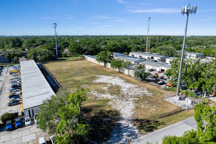 9400 Lazy Ln, Tampa, FL à vendre - Photo de l’immeuble – Image 3 sur 8
